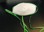 Bavlnené biele rúško so svetlo zeleným lemom - vhodné na vyvárku AKCIA
